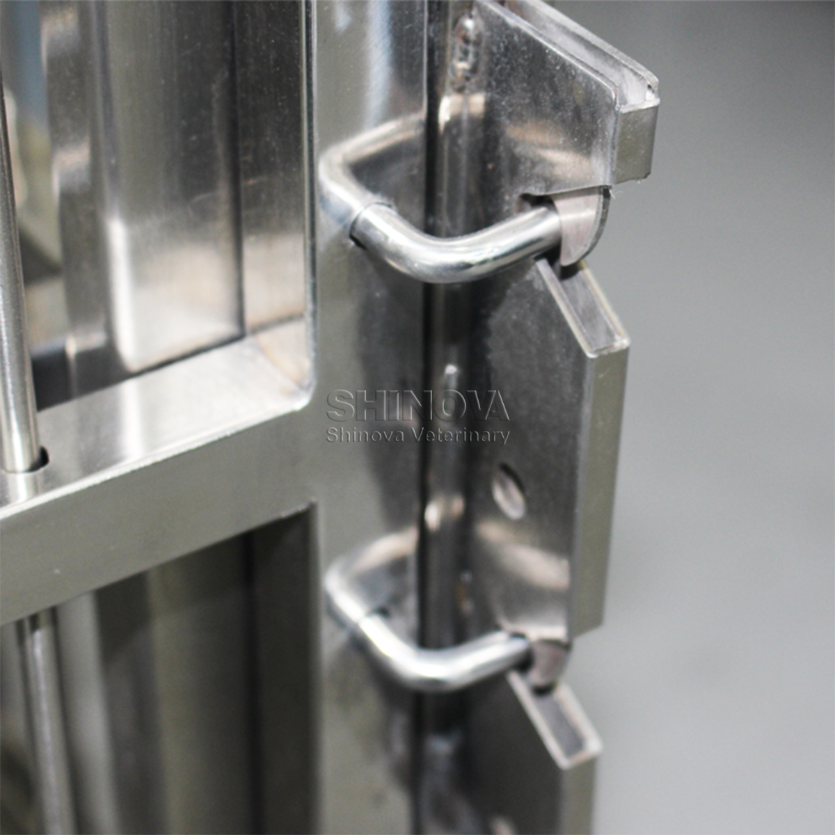 Kandang injeksi stainless steel